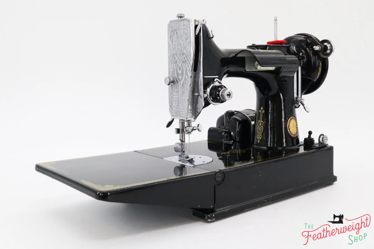 Singer Featherweight 221K Sewing Machine, Centennial! EF7077**